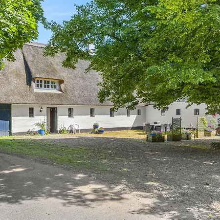 Lägenhet Thilo - 39km From The Sea By Interhome *